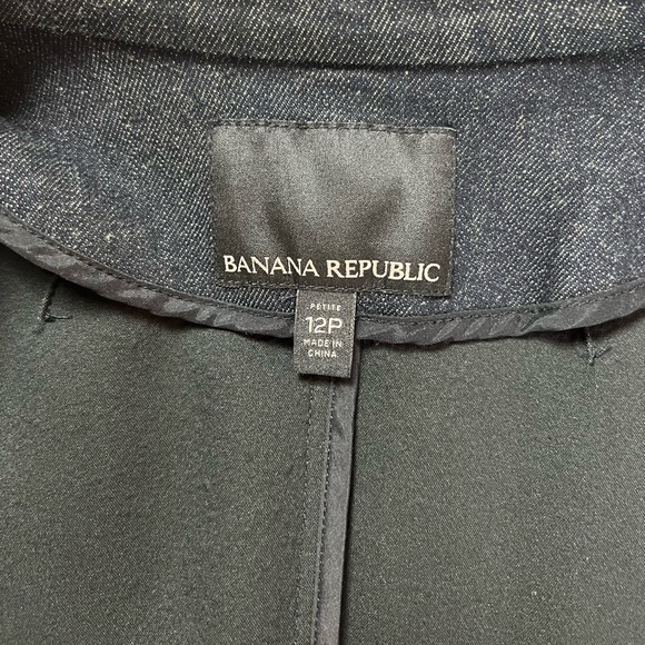 50% Off Banana Republic Denim Blazer ONLY WORN ONCE - Picture 4 of 6